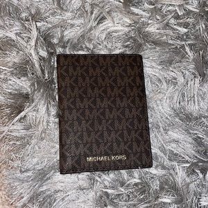 Michael Kors passport Wallet new never used